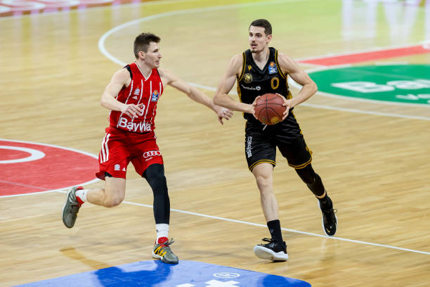 帮助队员尽 帮助队员尽