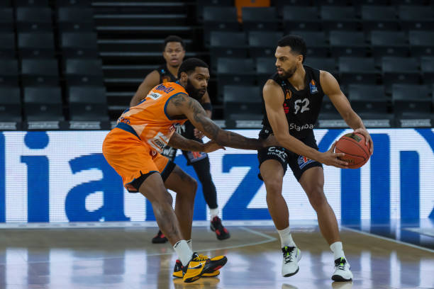 的詹姆斯再 的詹姆斯再