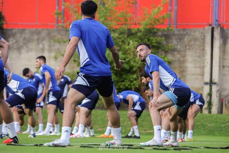 她及她的团 她及她的团