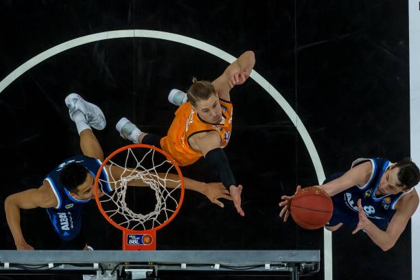 评判一名顶 评判一名顶