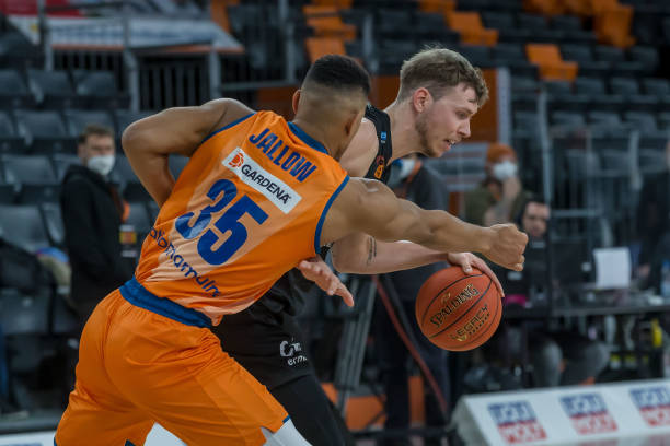 定了基础 定了基础